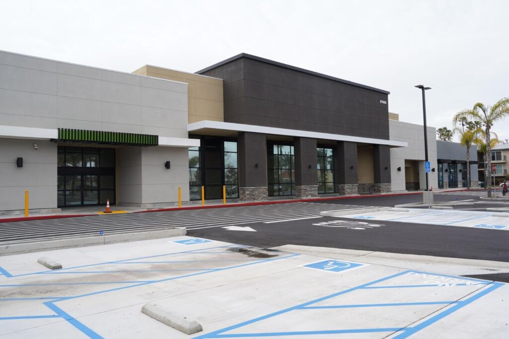 Retail storefronts & shopping centers masonry services